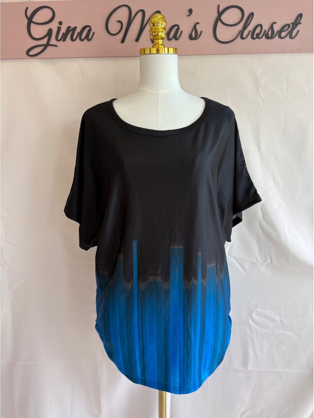 LOVEU.DEAR Women's Large Black and Blue Gradient Short Sleeve Shirt